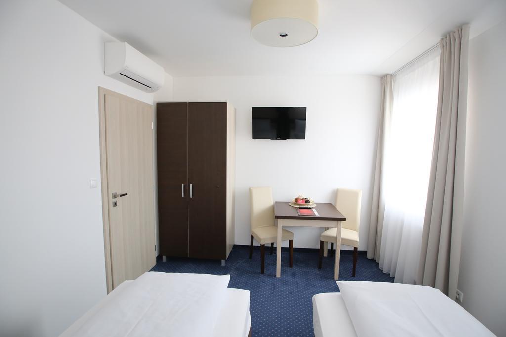Wellness Penzion U Gigantu Plzen Luaran gambar