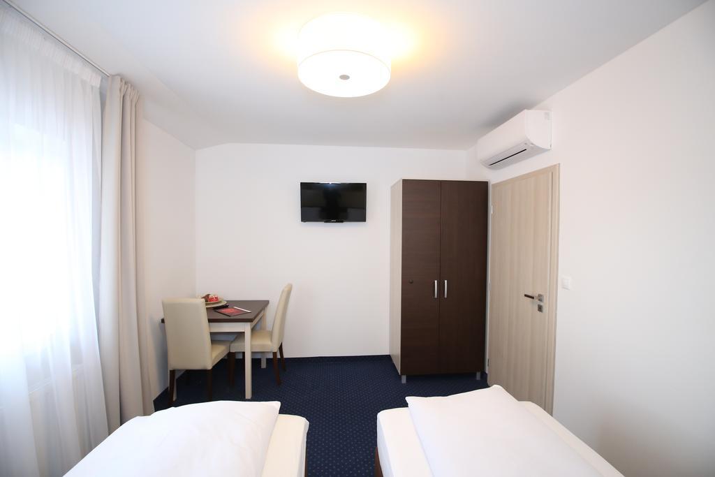 Wellness Penzion U Gigantu Plzen Luaran gambar